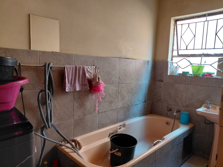 10 Bedroom Property for Sale in Actonville Gauteng