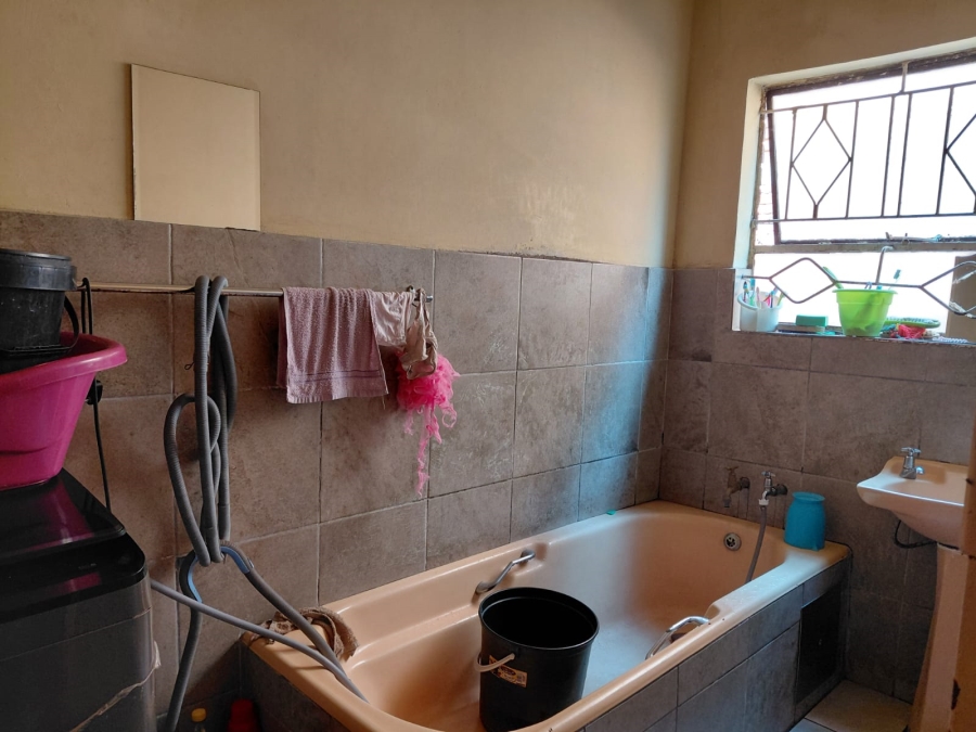 10 Bedroom Property for Sale in Actonville Gauteng