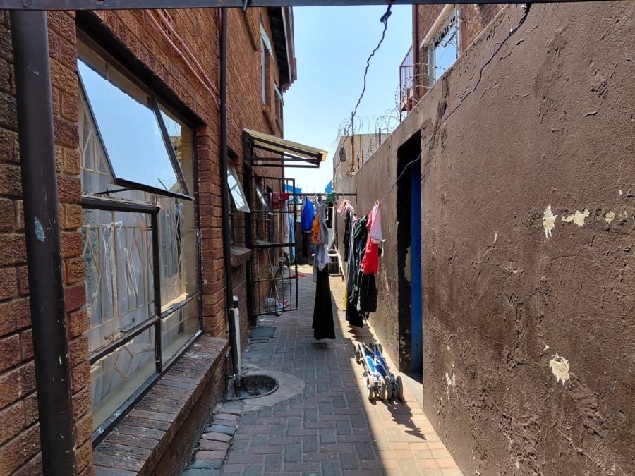 10 Bedroom Property for Sale in Actonville Gauteng