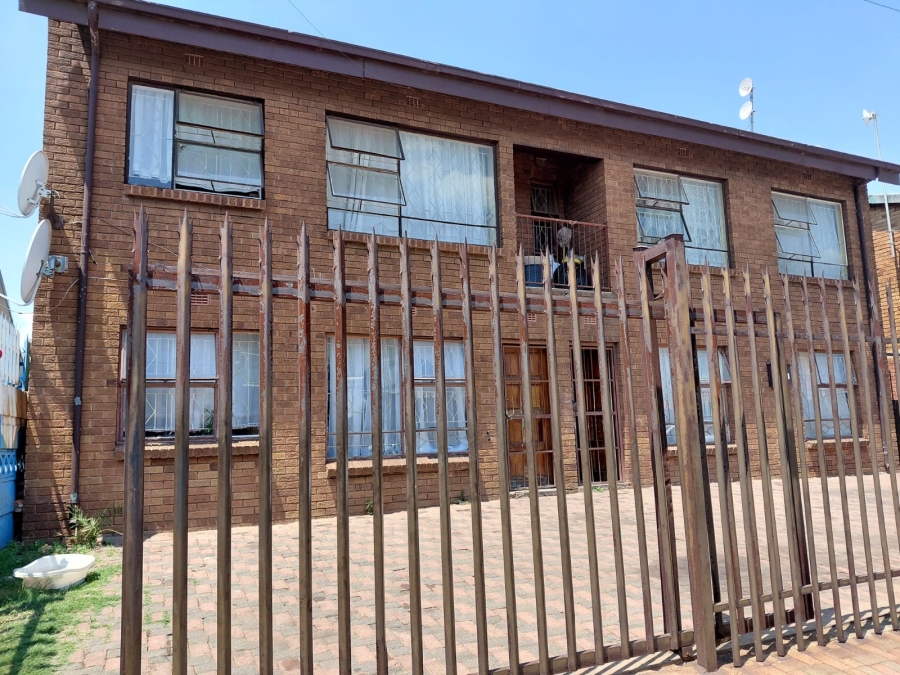 10 Bedroom Property for Sale in Actonville Gauteng