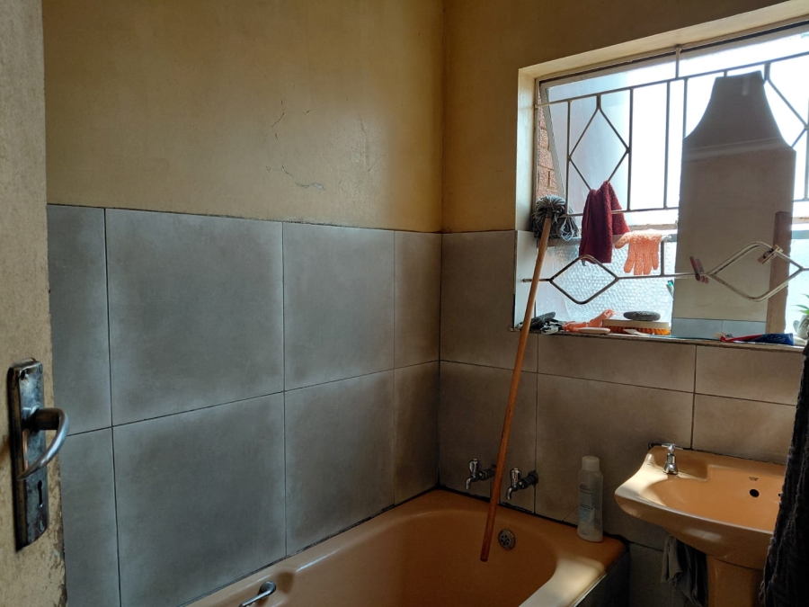 10 Bedroom Property for Sale in Actonville Gauteng