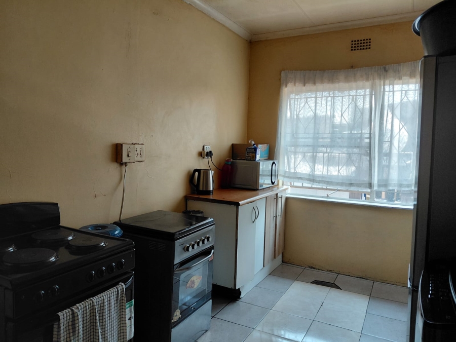 10 Bedroom Property for Sale in Actonville Gauteng