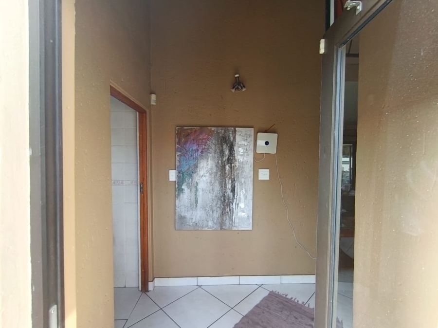 3 Bedroom Property for Sale in Sonneveld Gauteng
