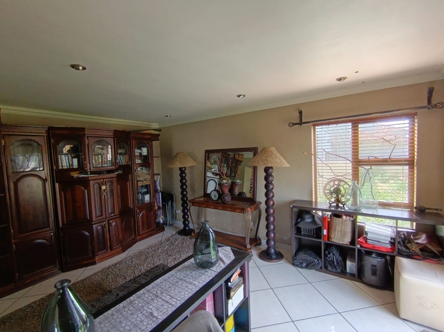 3 Bedroom Property for Sale in Sonneveld Gauteng