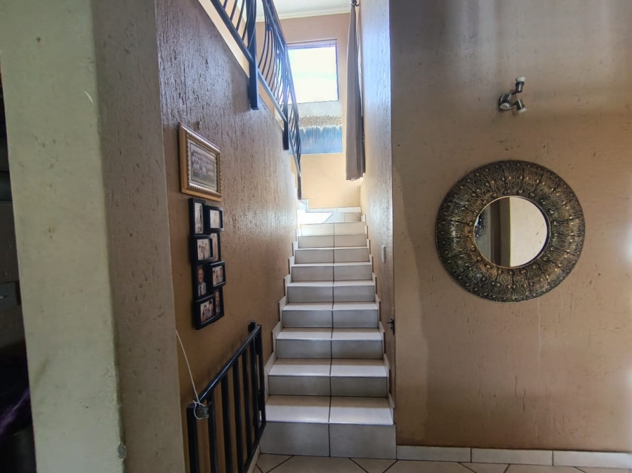 3 Bedroom Property for Sale in Sonneveld Gauteng