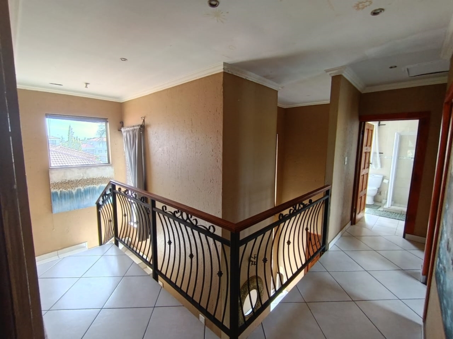 3 Bedroom Property for Sale in Sonneveld Gauteng