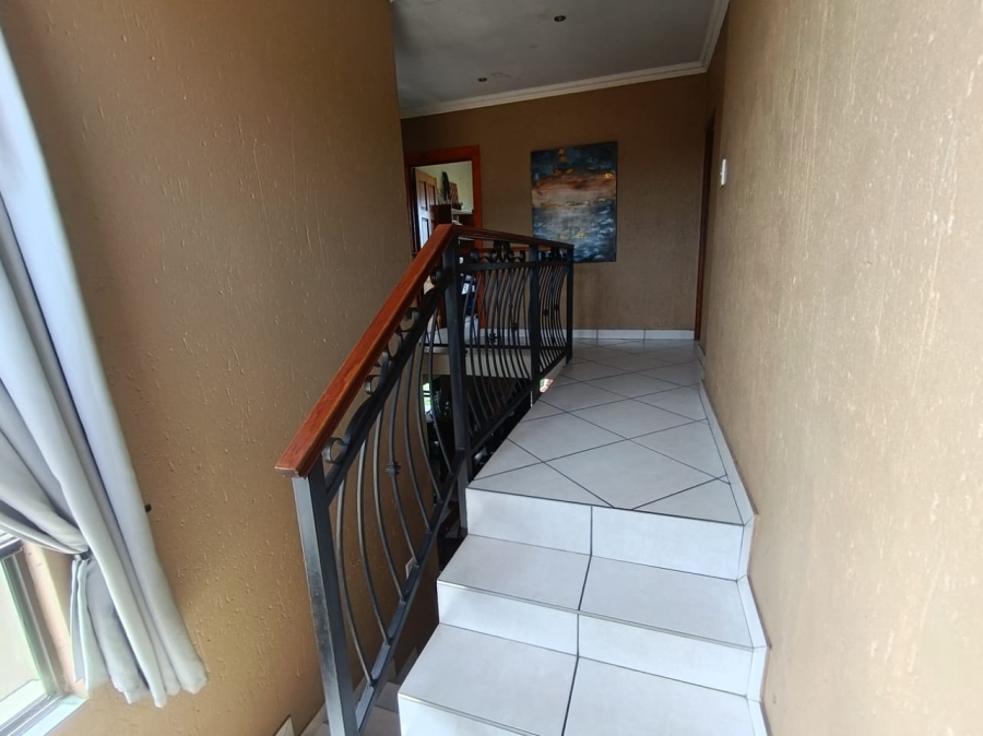 3 Bedroom Property for Sale in Sonneveld Gauteng