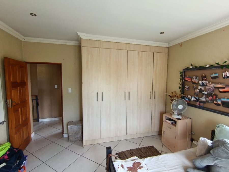 3 Bedroom Property for Sale in Sonneveld Gauteng