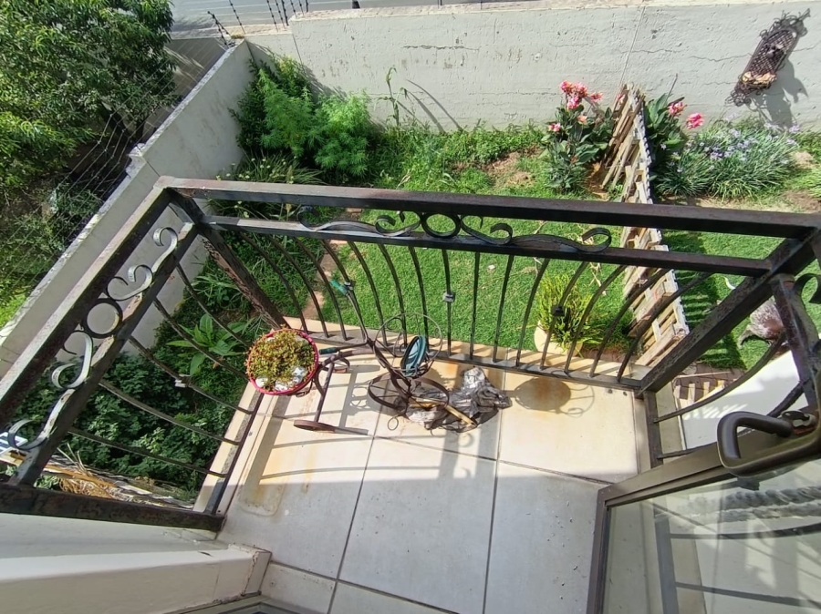 3 Bedroom Property for Sale in Sonneveld Gauteng