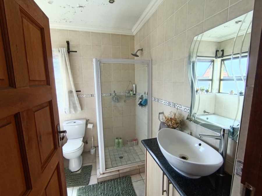 3 Bedroom Property for Sale in Sonneveld Gauteng