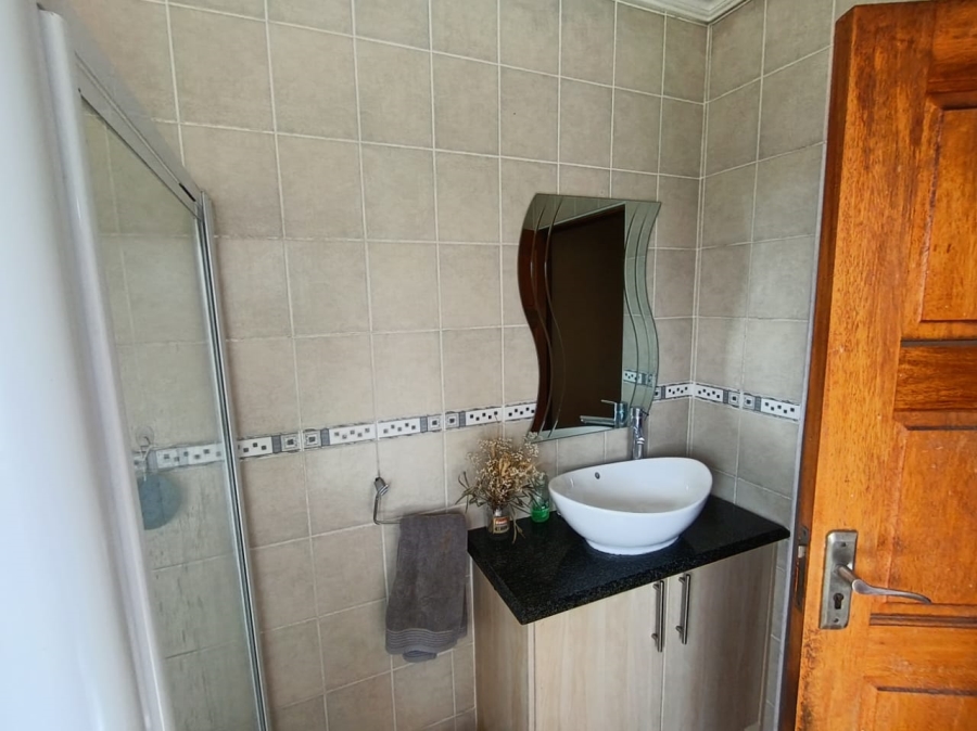 3 Bedroom Property for Sale in Sonneveld Gauteng