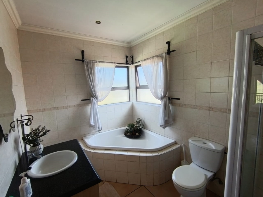 3 Bedroom Property for Sale in Sonneveld Gauteng