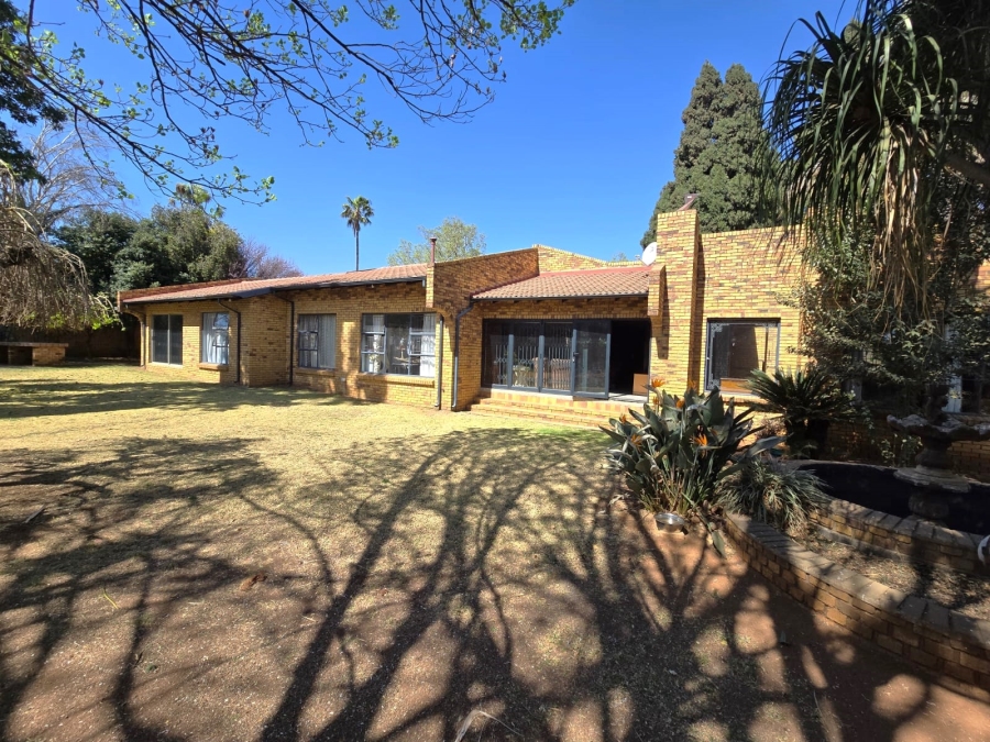 4 Bedroom Property for Sale in Sonneveld Gauteng