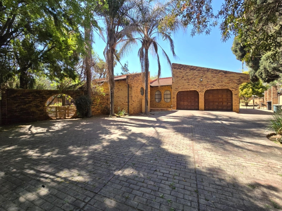 4 Bedroom Property for Sale in Sonneveld Gauteng