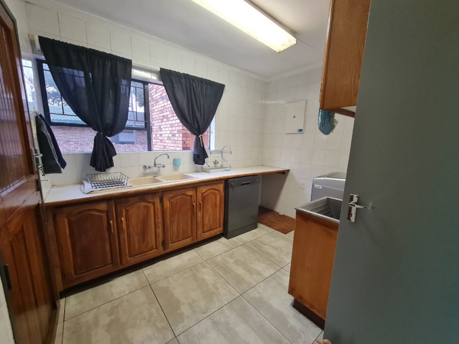 4 Bedroom Property for Sale in Sonneveld Gauteng