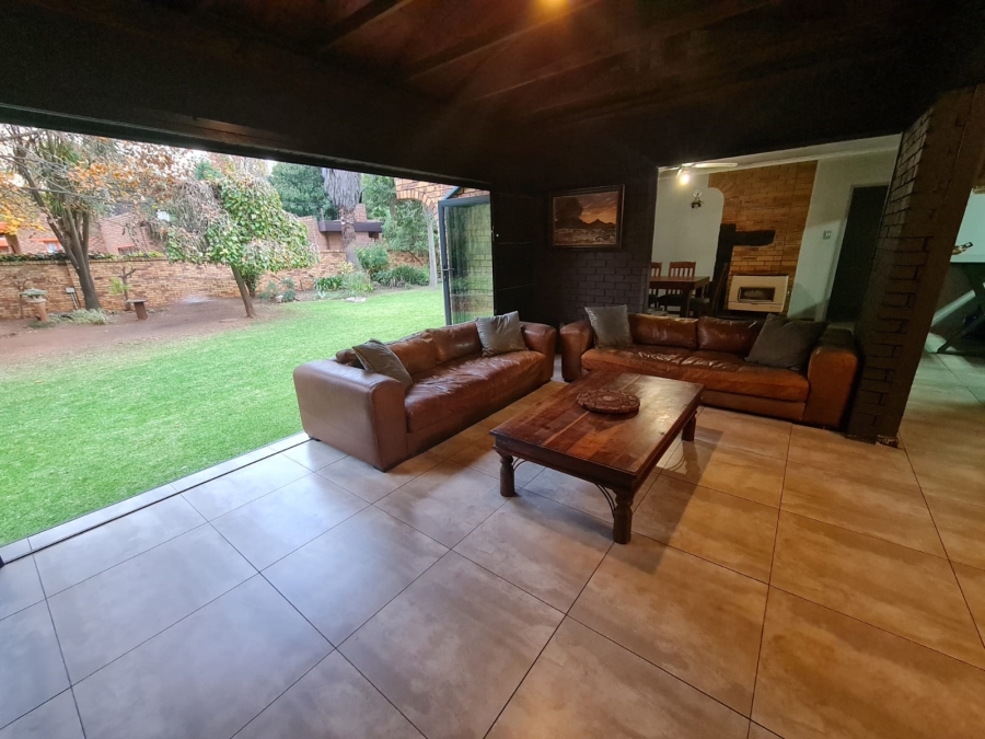 4 Bedroom Property for Sale in Sonneveld Gauteng