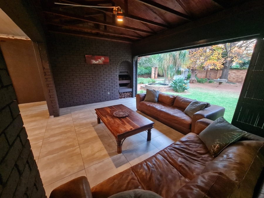 4 Bedroom Property for Sale in Sonneveld Gauteng