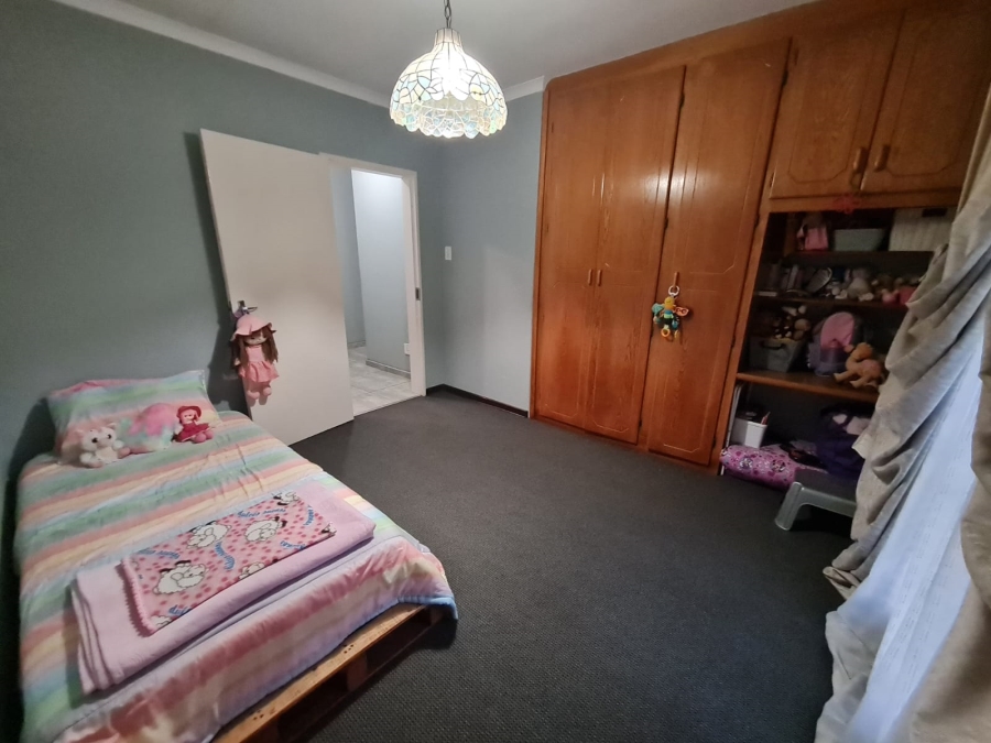 4 Bedroom Property for Sale in Sonneveld Gauteng