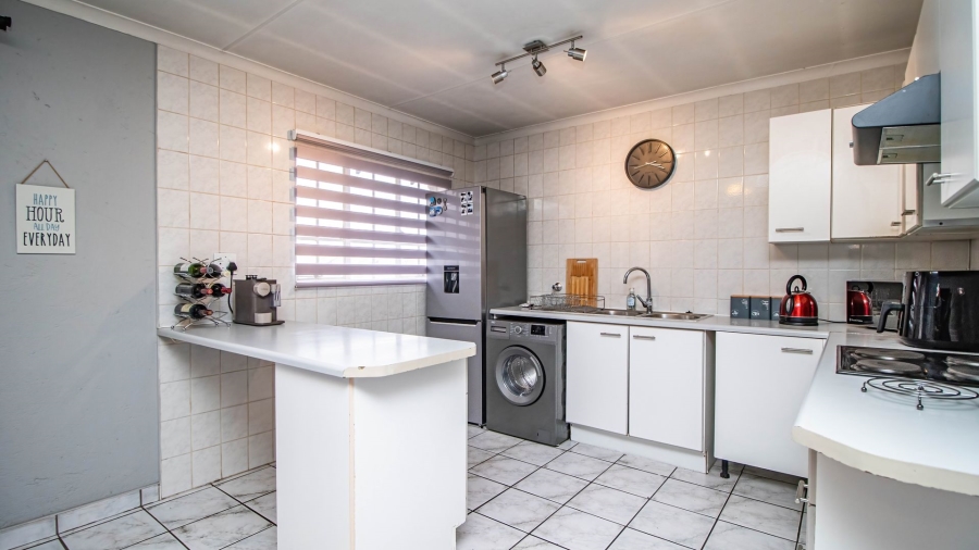 2 Bedroom Property for Sale in Eden Glen Gauteng