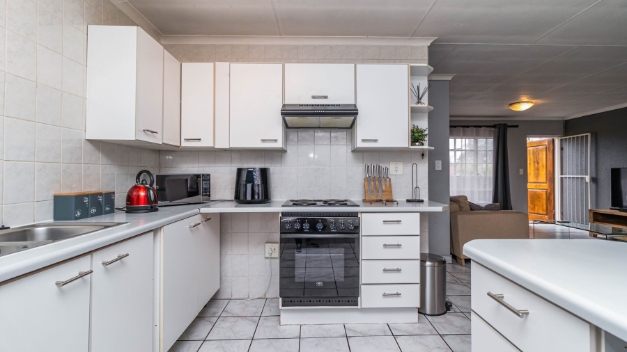 2 Bedroom Property for Sale in Eden Glen Gauteng