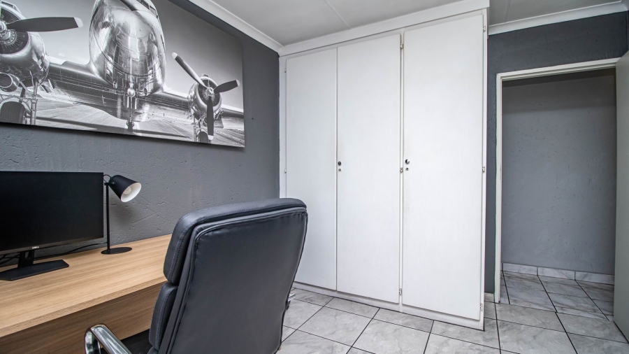 2 Bedroom Property for Sale in Eden Glen Gauteng