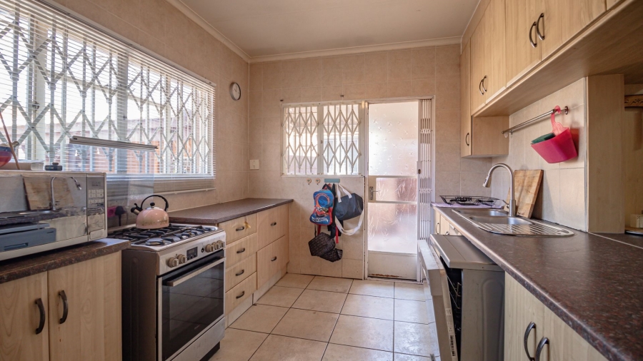 3 Bedroom Property for Sale in Barvallen Gauteng