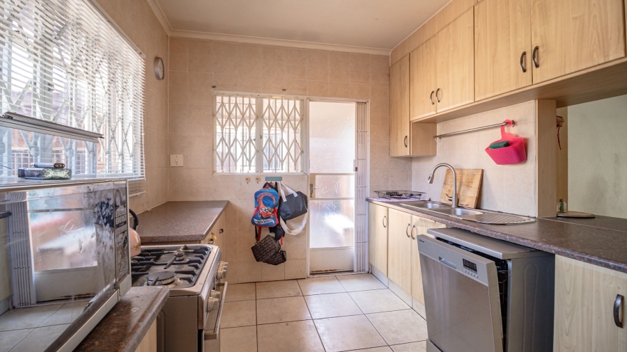 3 Bedroom Property for Sale in Barvallen Gauteng