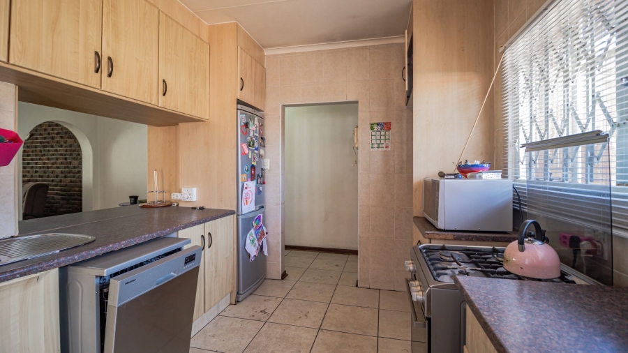 3 Bedroom Property for Sale in Barvallen Gauteng