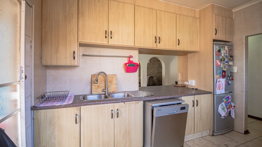 3 Bedroom Property for Sale in Barvallen Gauteng
