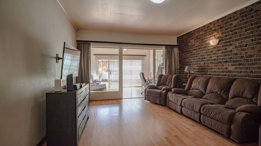 3 Bedroom Property for Sale in Barvallen Gauteng