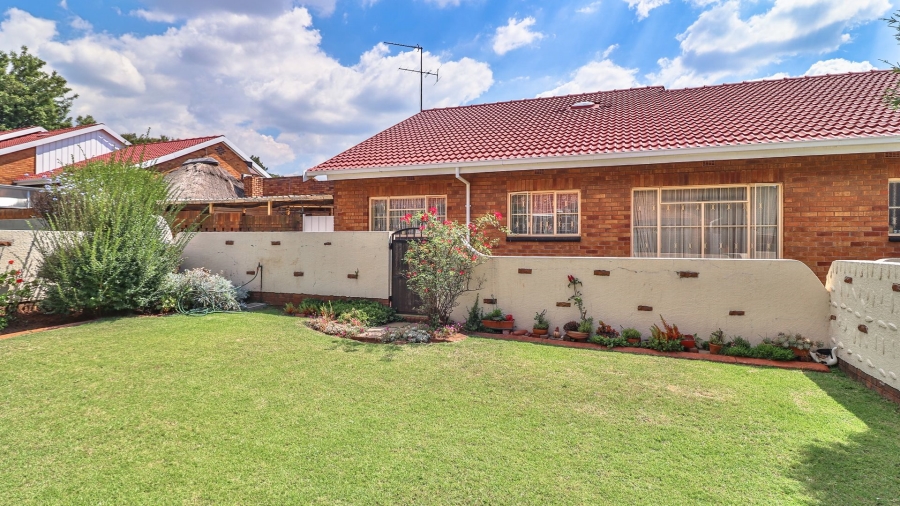 3 Bedroom Property for Sale in Barvallen Gauteng