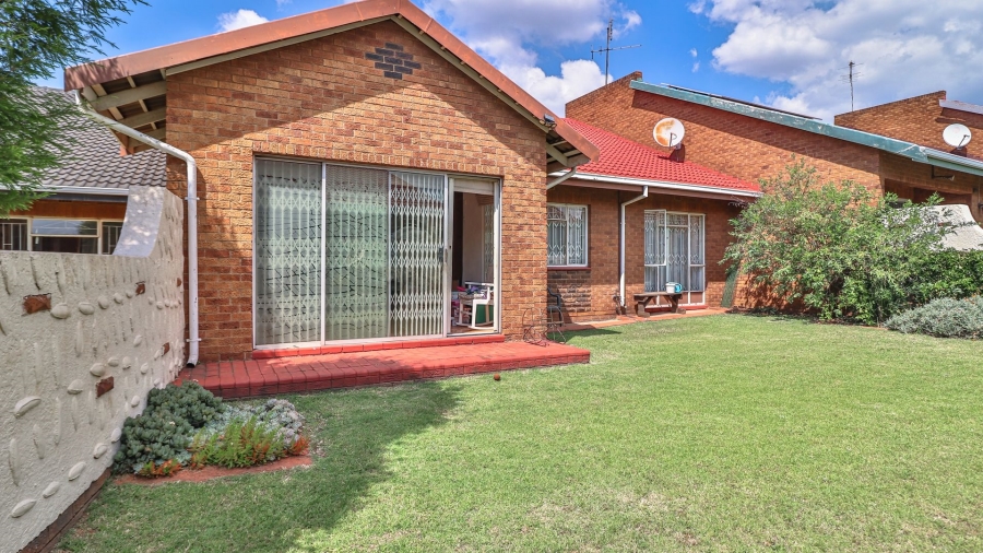 3 Bedroom Property for Sale in Barvallen Gauteng