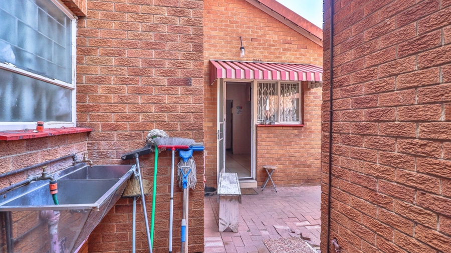 3 Bedroom Property for Sale in Barvallen Gauteng