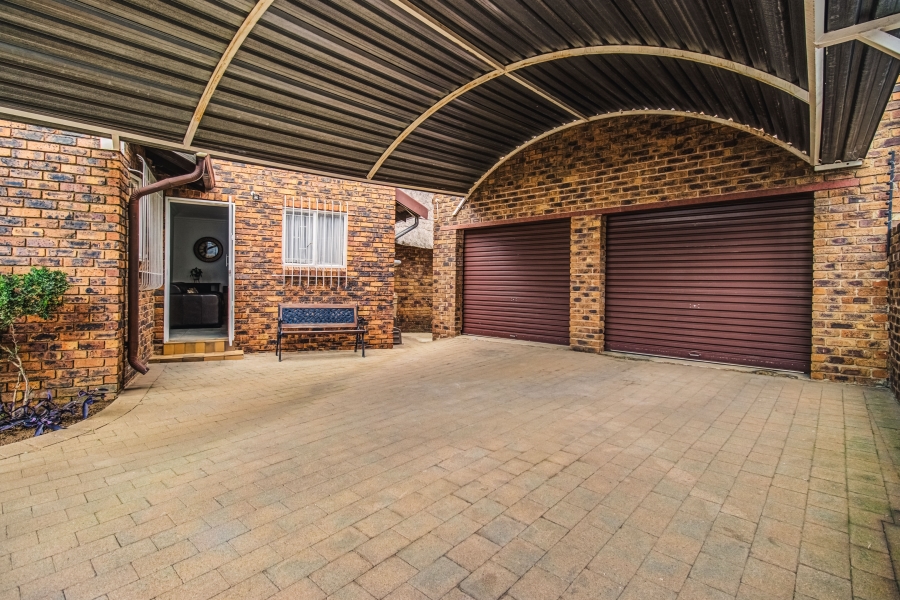 3 Bedroom Property for Sale in Impala Park Gauteng