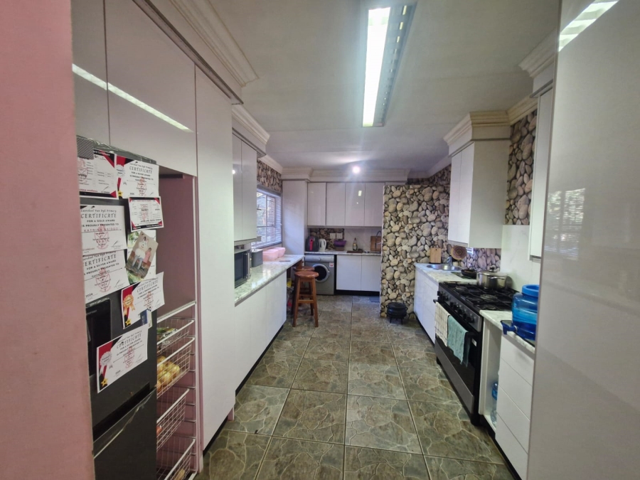 To Let 3 Bedroom Property for Rent in Dalpark Gauteng