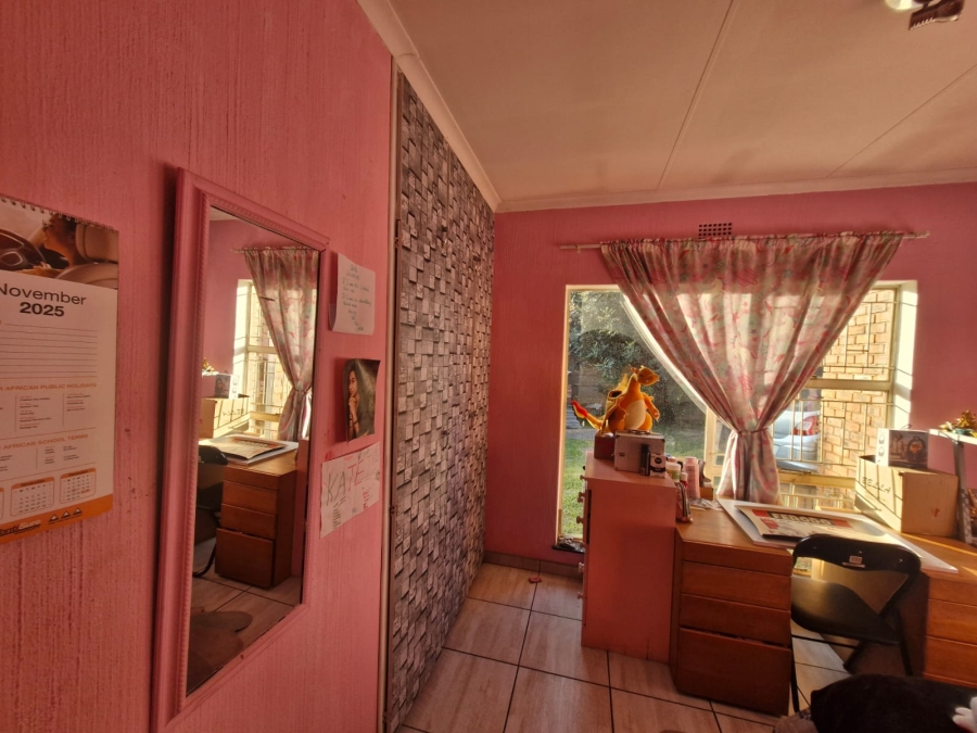 To Let 3 Bedroom Property for Rent in Dalpark Gauteng