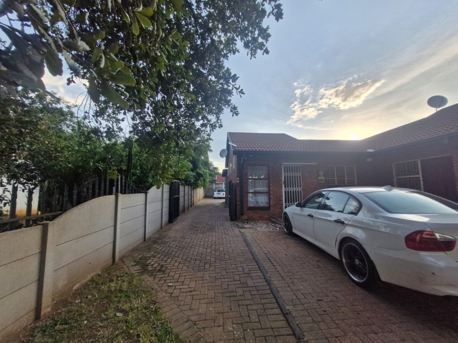To Let 3 Bedroom Property for Rent in Dalpark Gauteng