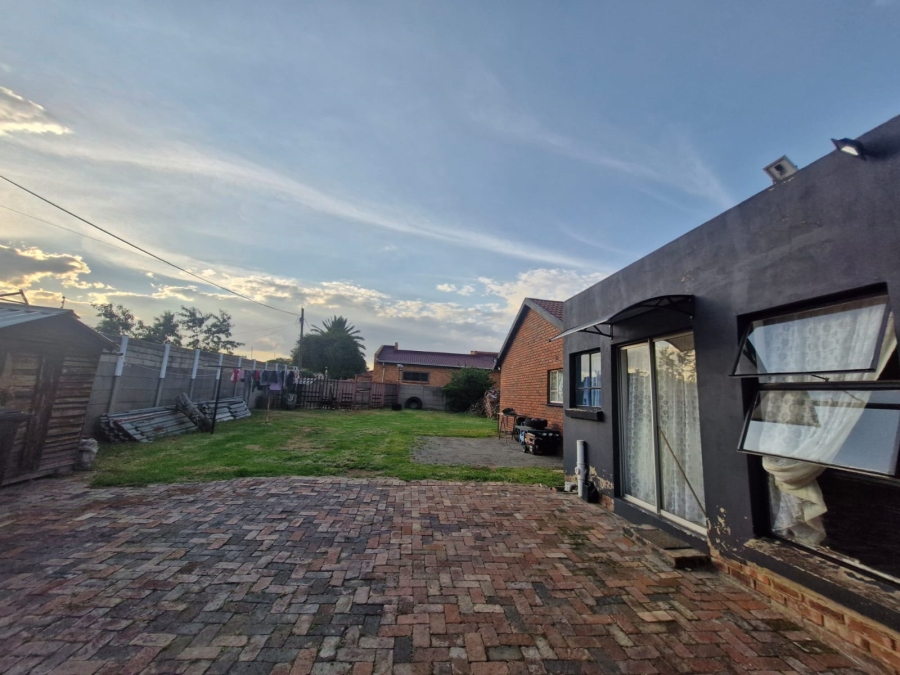 To Let 3 Bedroom Property for Rent in Dalpark Gauteng