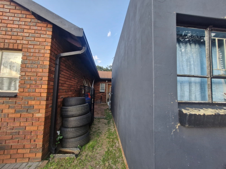 To Let 3 Bedroom Property for Rent in Dalpark Gauteng