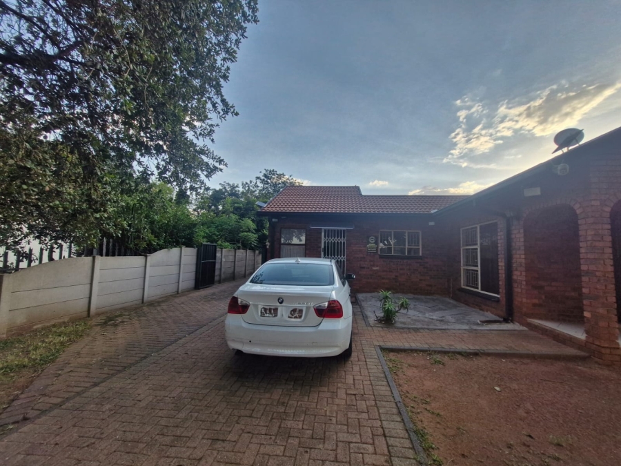 To Let 3 Bedroom Property for Rent in Dalpark Gauteng