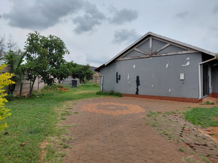 4 Bedroom Property for Sale in Dalpark Gauteng