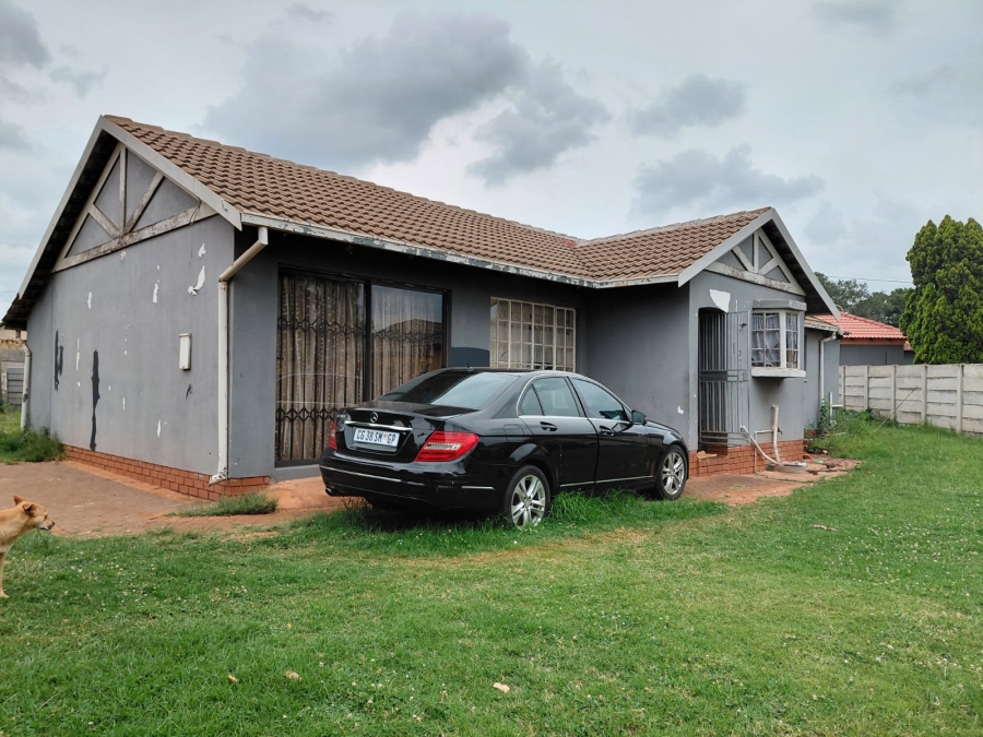 4 Bedroom Property for Sale in Dalpark Gauteng