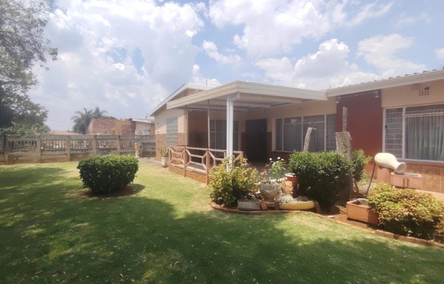 3 Bedroom Property for Sale in Casseldale Gauteng