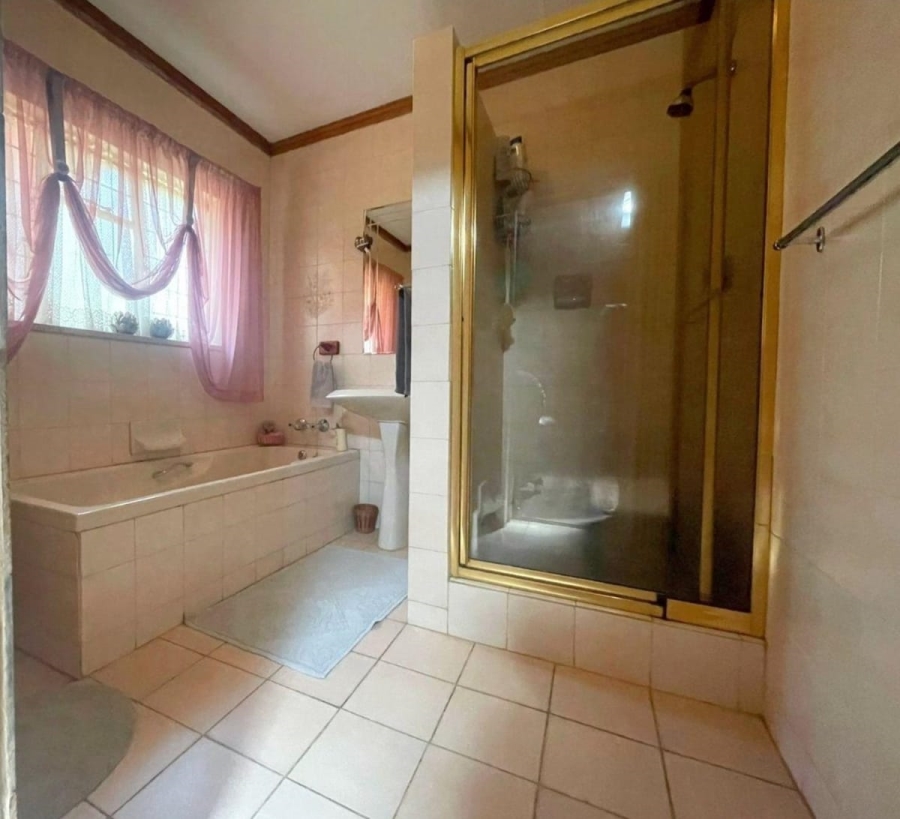 3 Bedroom Property for Sale in Casseldale Gauteng