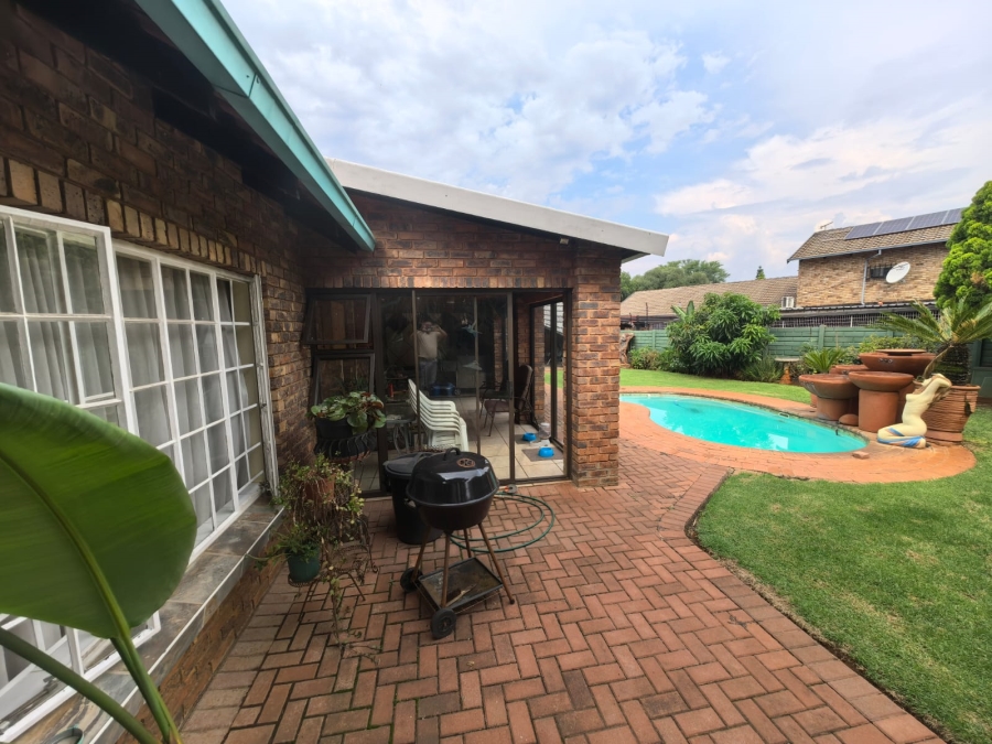 3 Bedroom Property for Sale in Doornpoort Gauteng