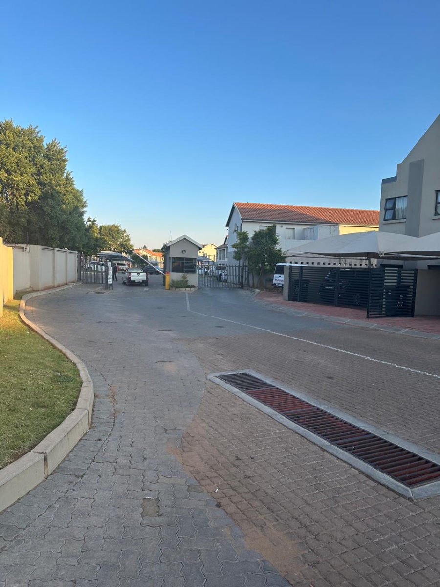 2 Bedroom Property for Sale in The Stewards Gauteng