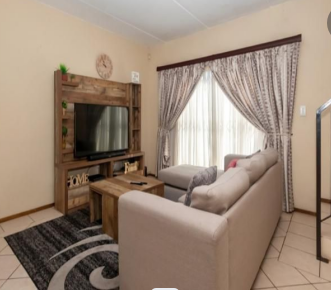 2 Bedroom Property for Sale in Little Falls Gauteng