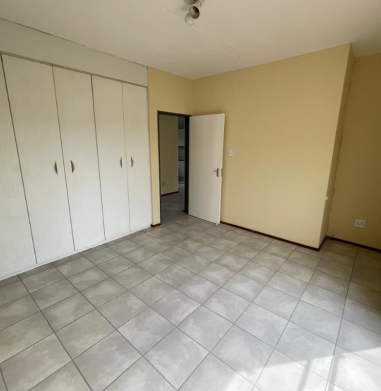 2 Bedroom Property for Sale in Vorna Valley Gauteng