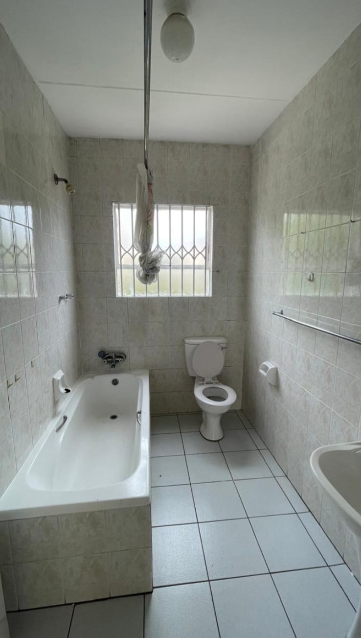 2 Bedroom Property for Sale in Vorna Valley Gauteng