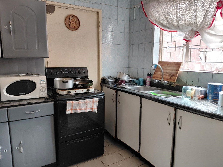 7 Bedroom Property for Sale in Actonville Gauteng